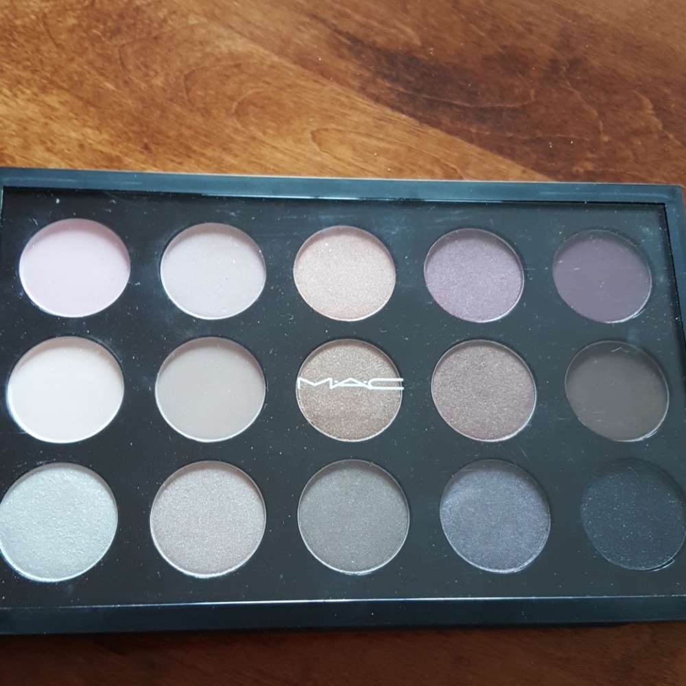 MAC 15 shade custom eyeshadow palette